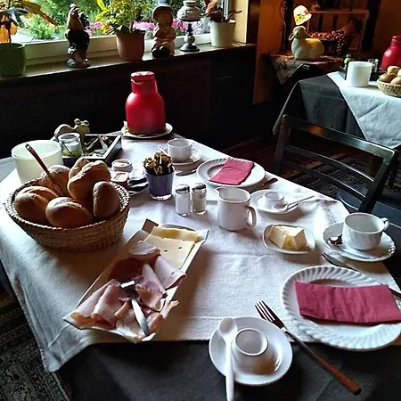 Alojamento de Acomodação e Pequeno-almoço Johanna 3*